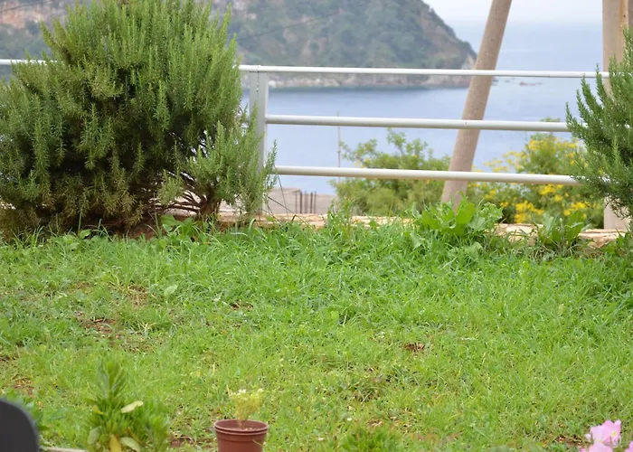 Guest house Harmonia Himare